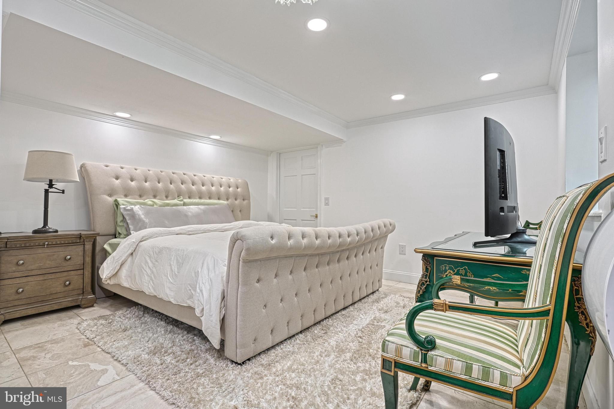 1231 Oakside Dr
