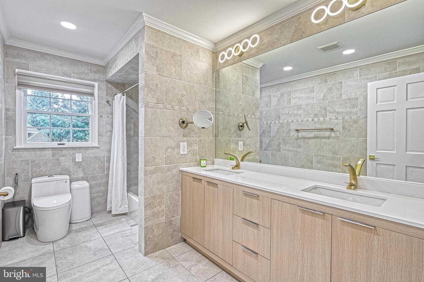 1231 Oakside Dr