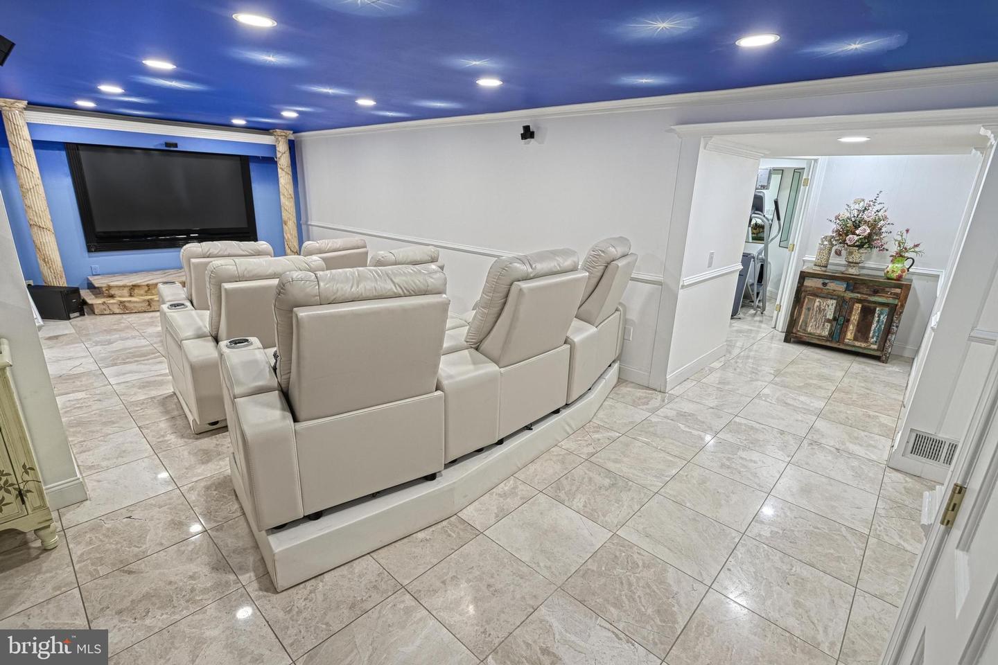 1231 Oakside Dr