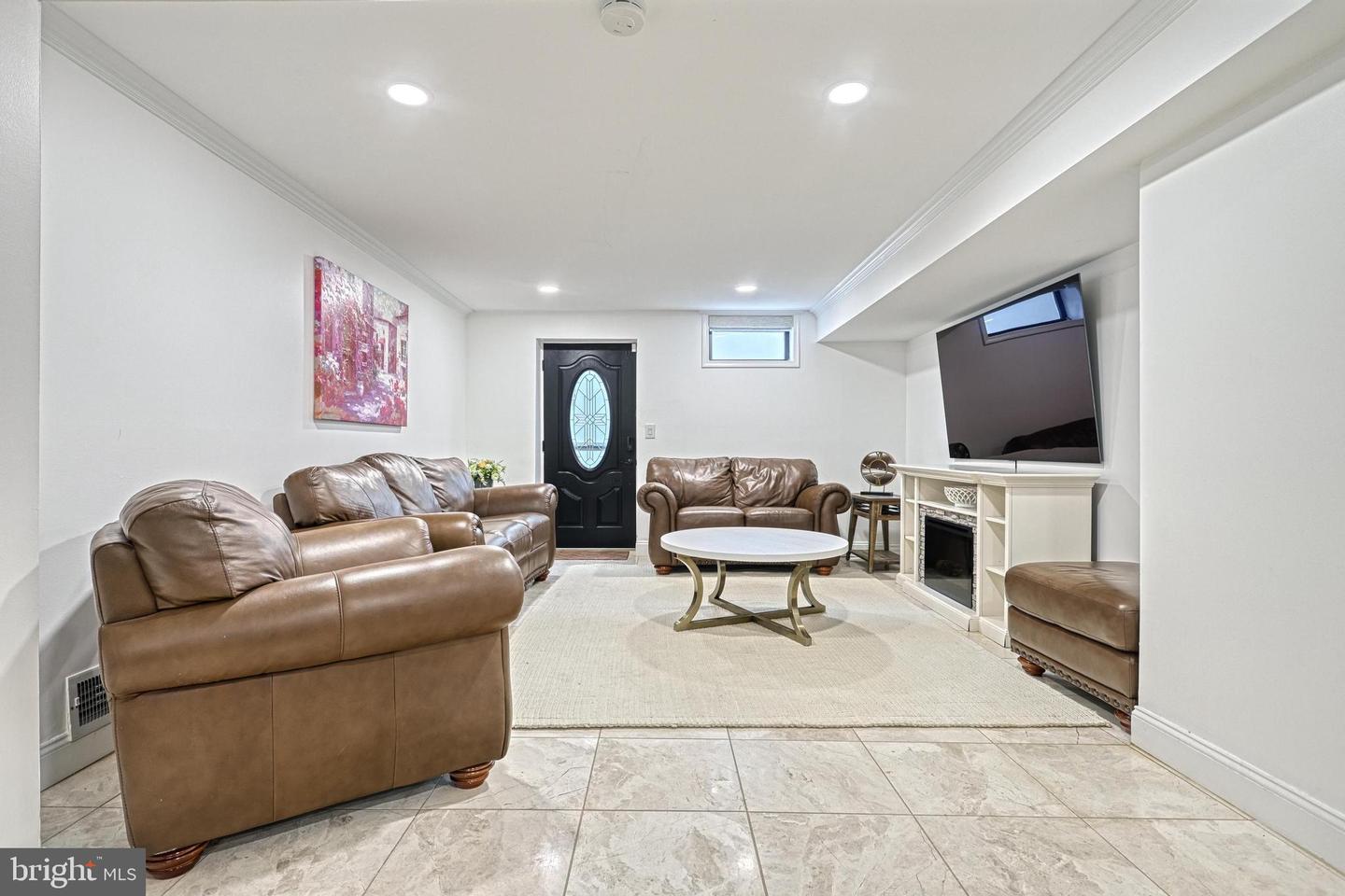 1231 Oakside Dr