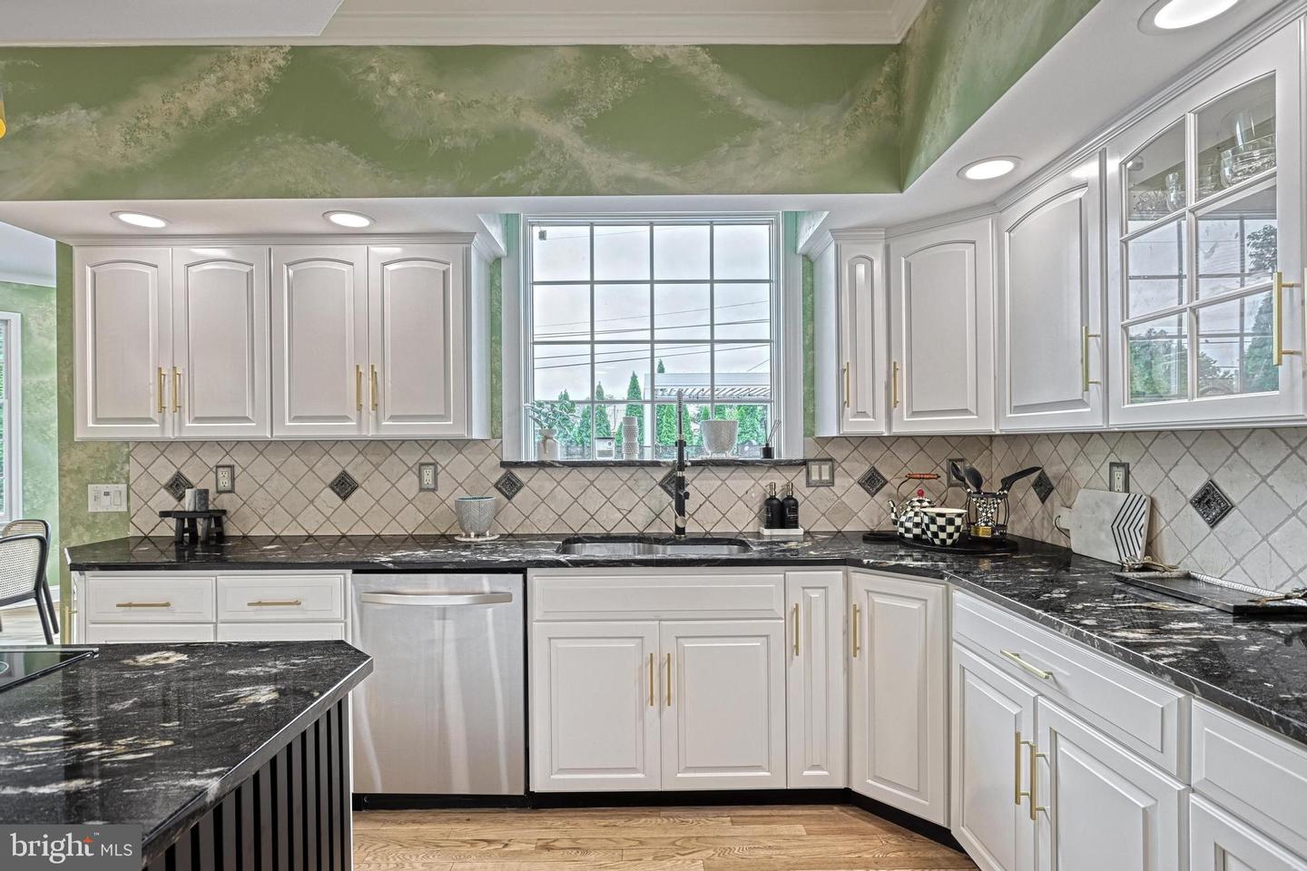 1231 Oakside Dr