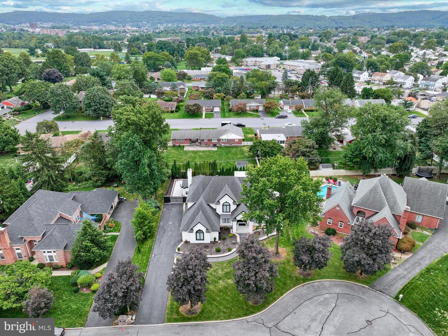 1231 Oakside Dr