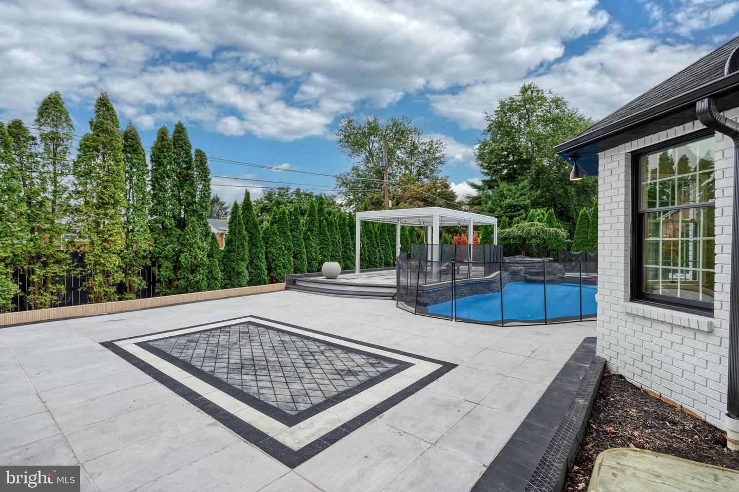 1231 Oakside Dr