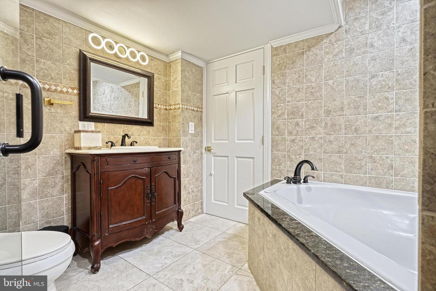 1231 Oakside Dr