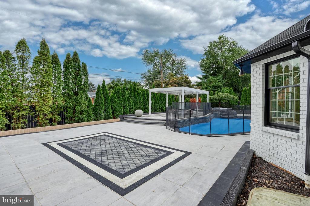 1231 Oakside Dr