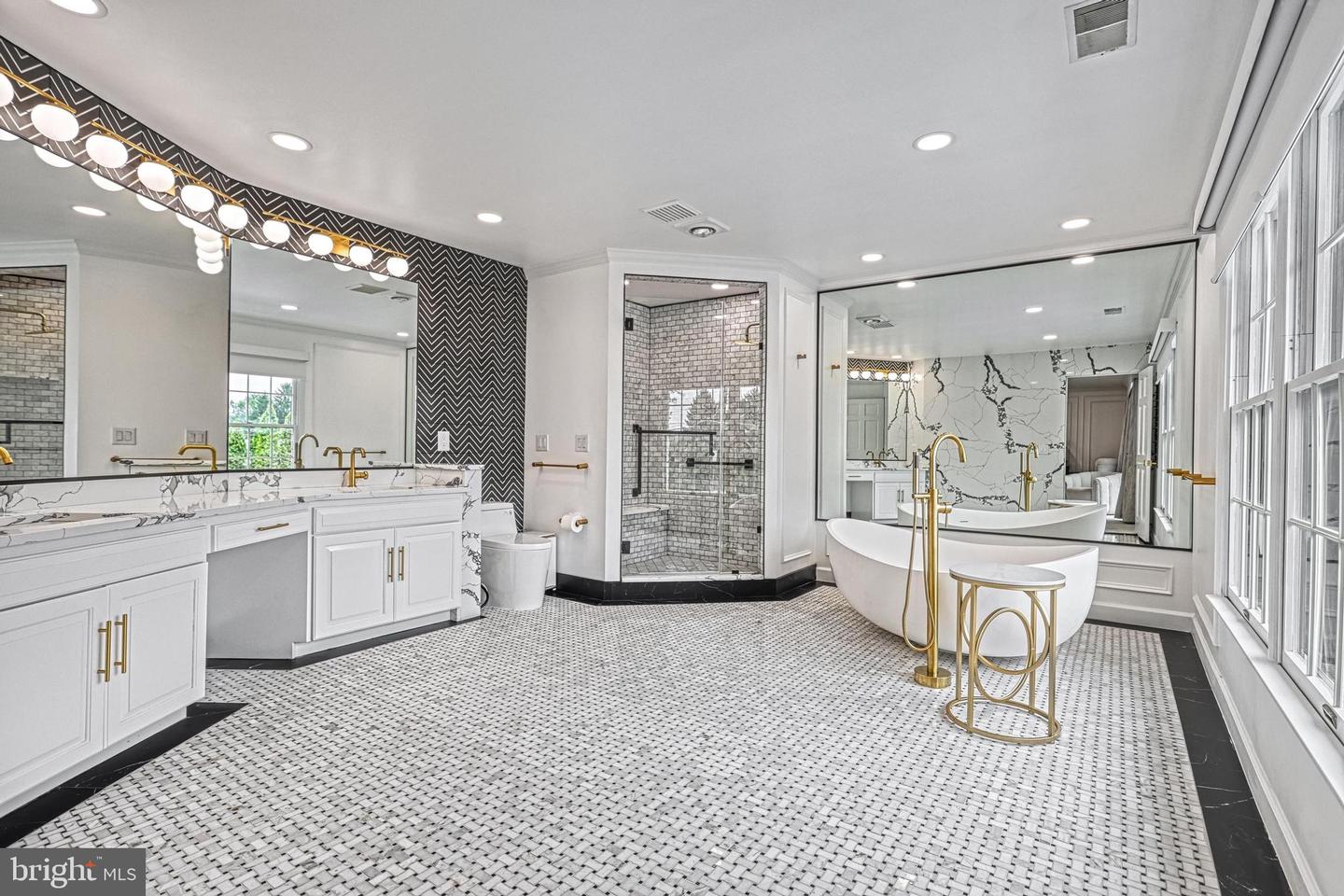 1231 Oakside Dr