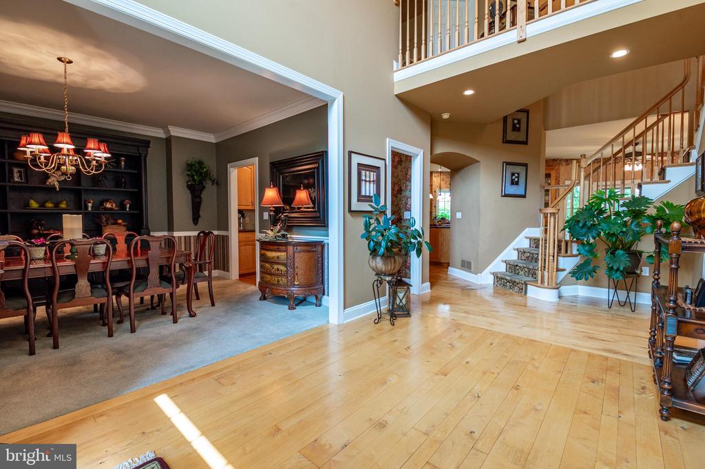 49 Central Dr