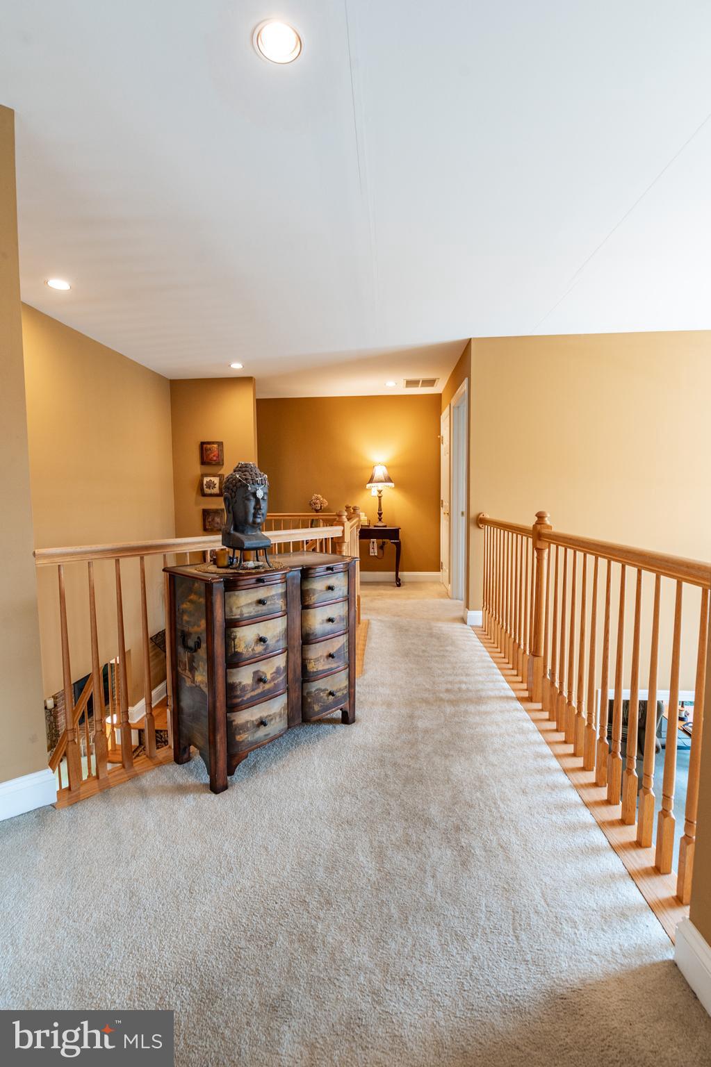 49 Central Dr
