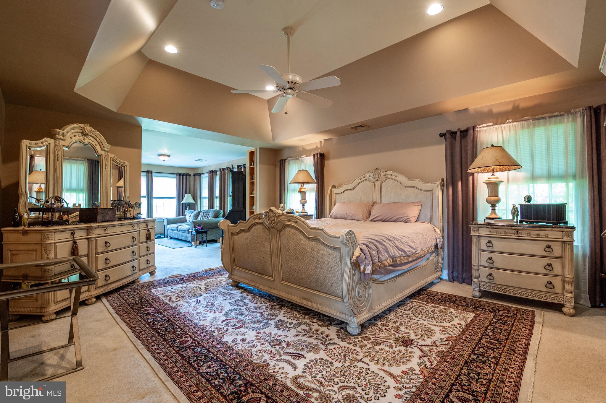 49 Central Dr