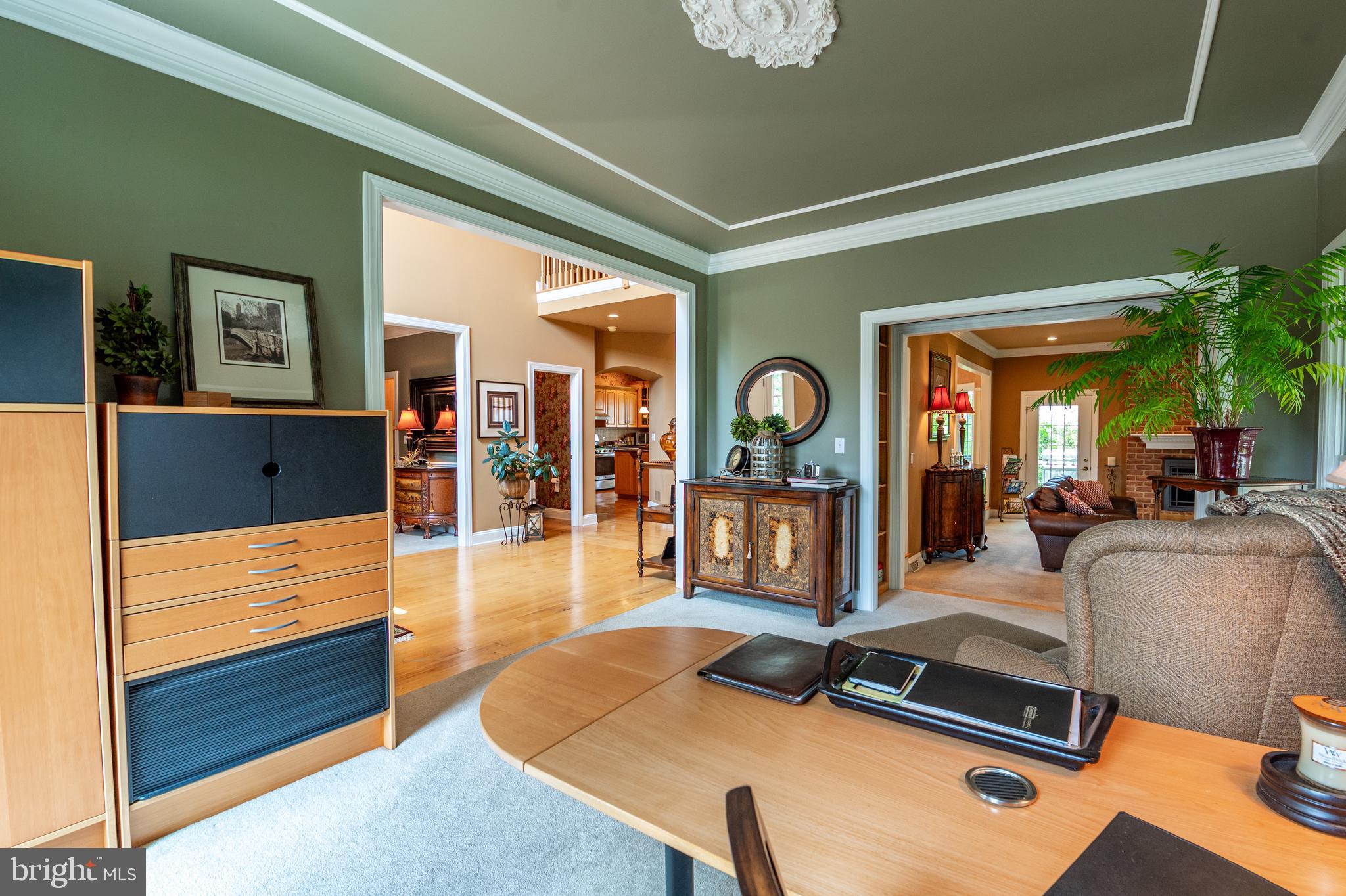 49 Central Dr