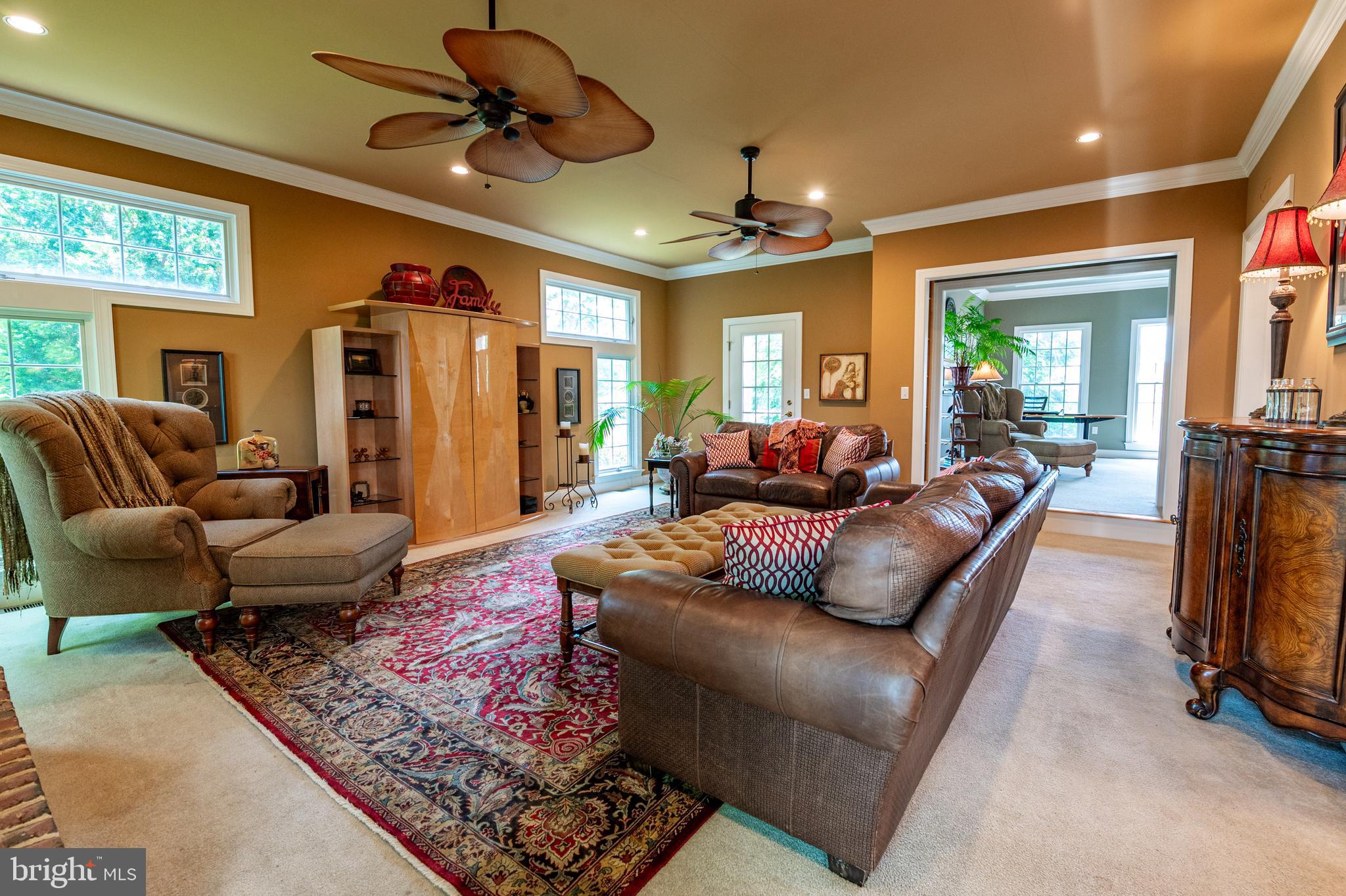 49 Central Dr