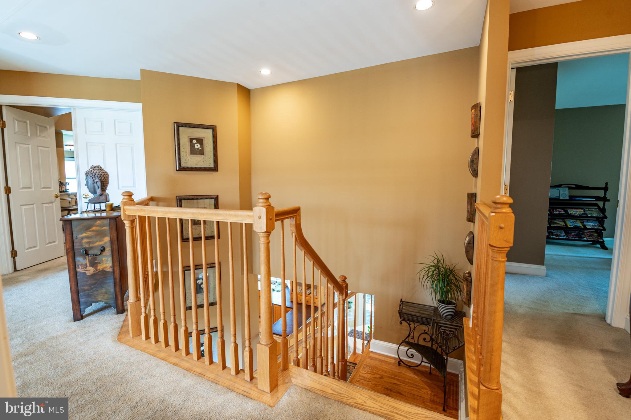 49 Central Dr