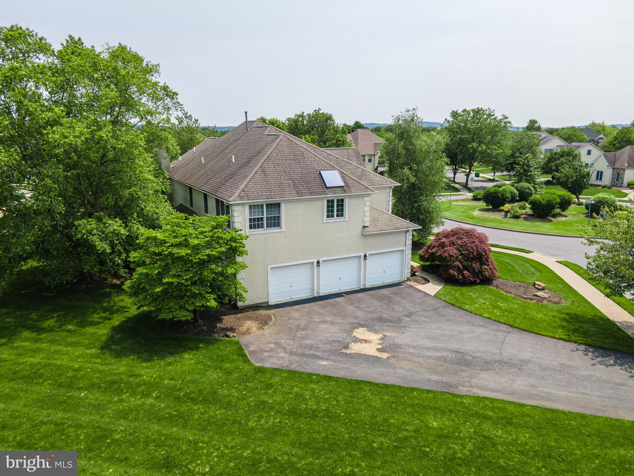 49 Central Dr