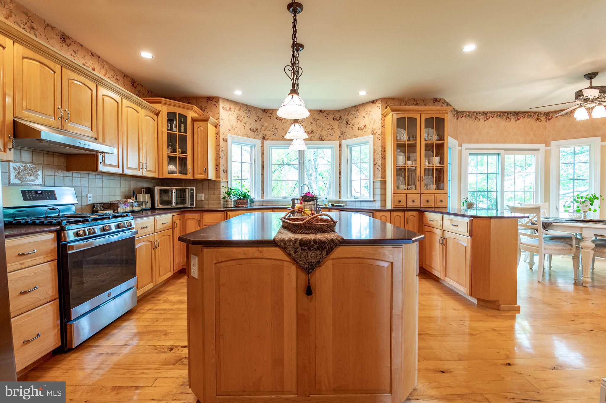 49 Central Dr