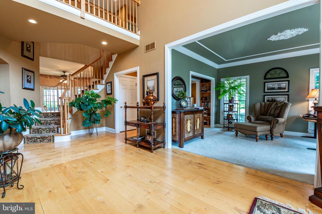 49 Central Dr