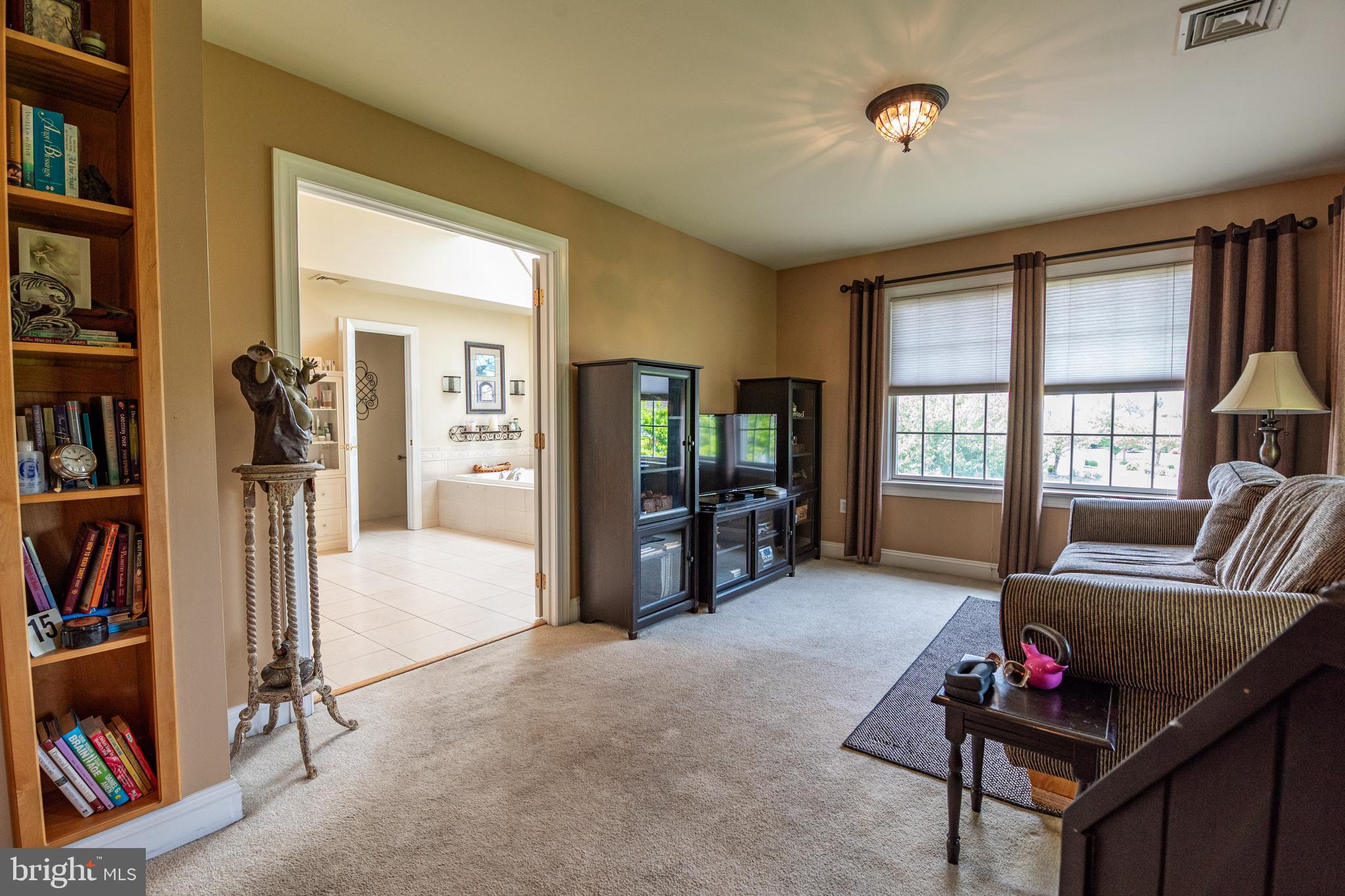 49 Central Dr