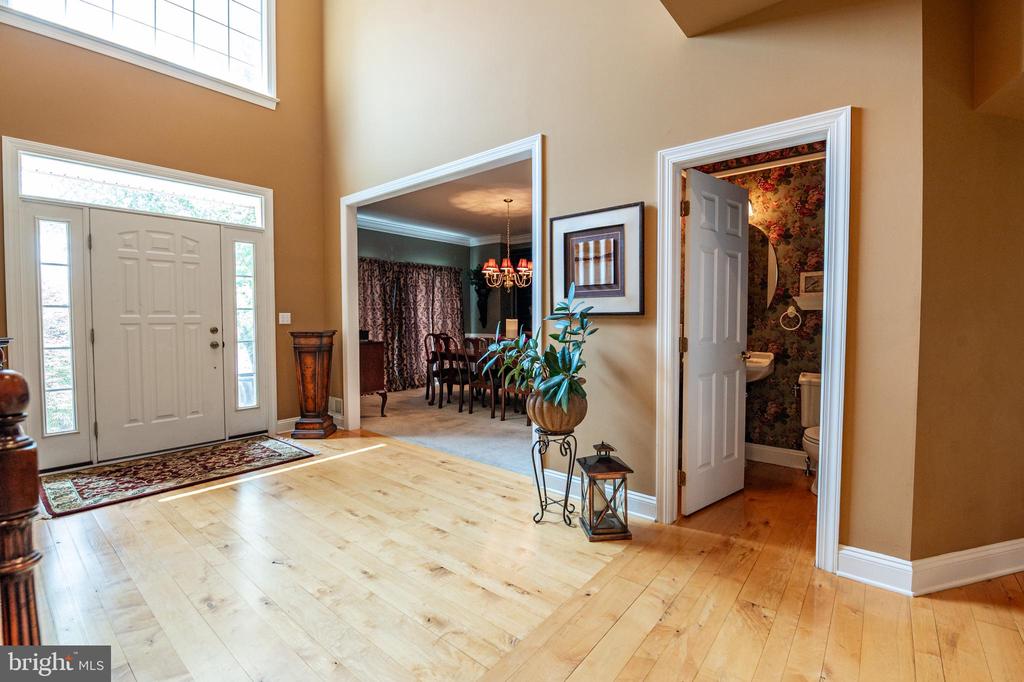 49 Central Dr