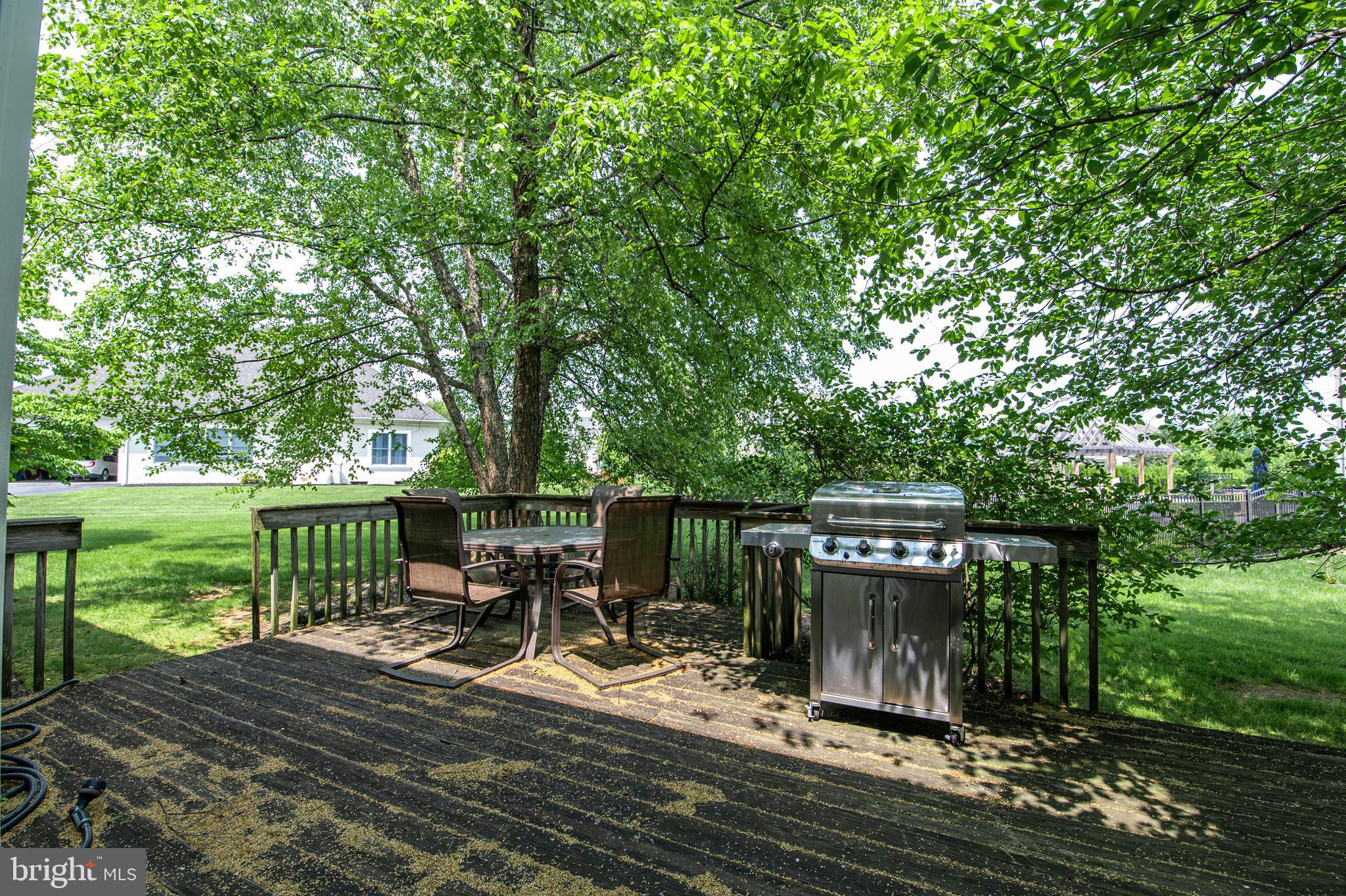 49 Central Dr
