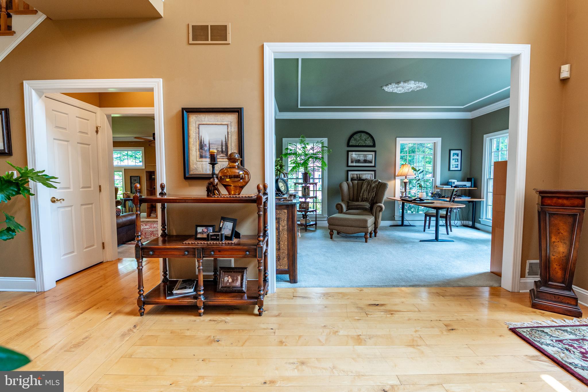 49 Central Dr