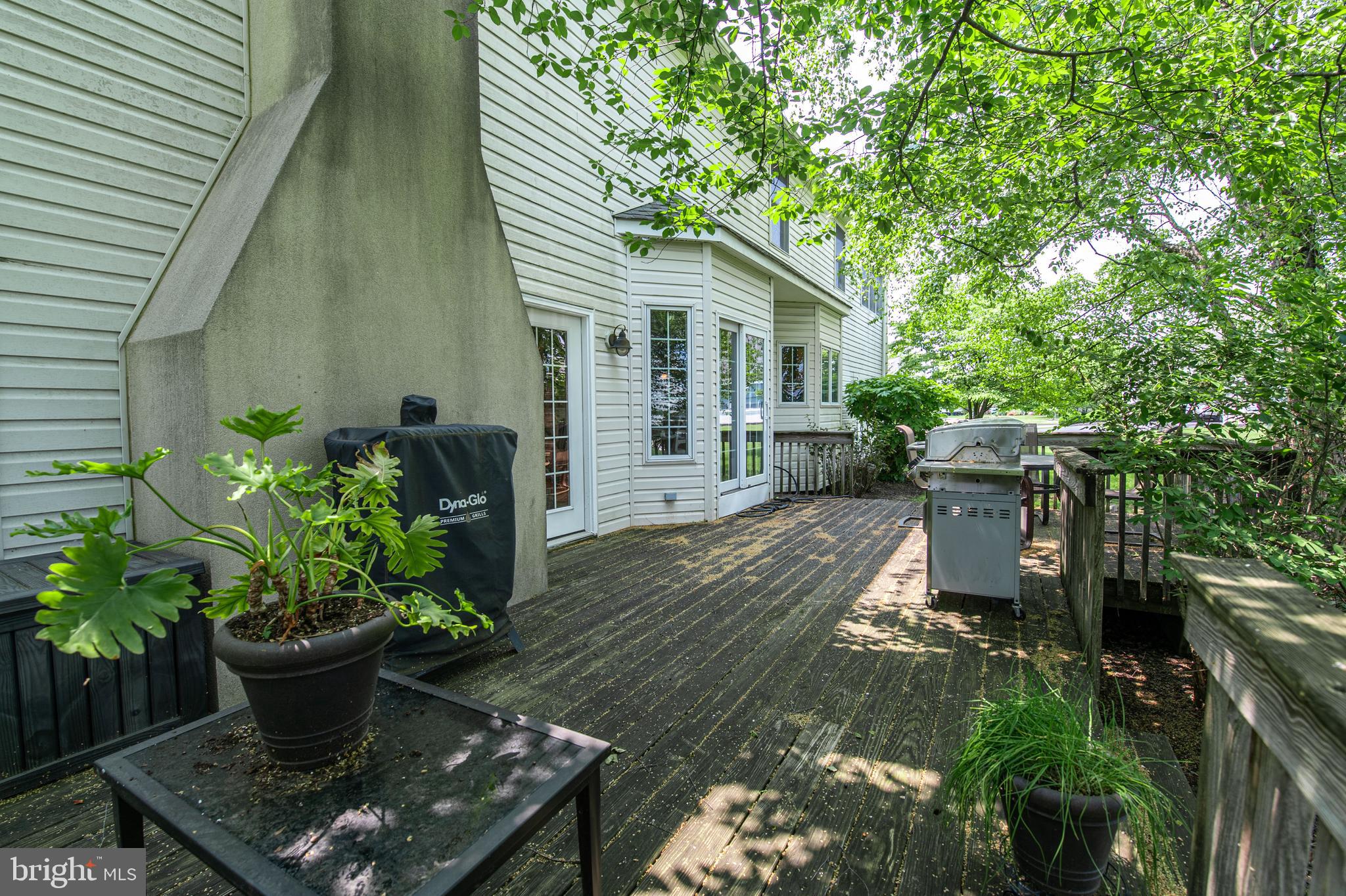 49 Central Dr