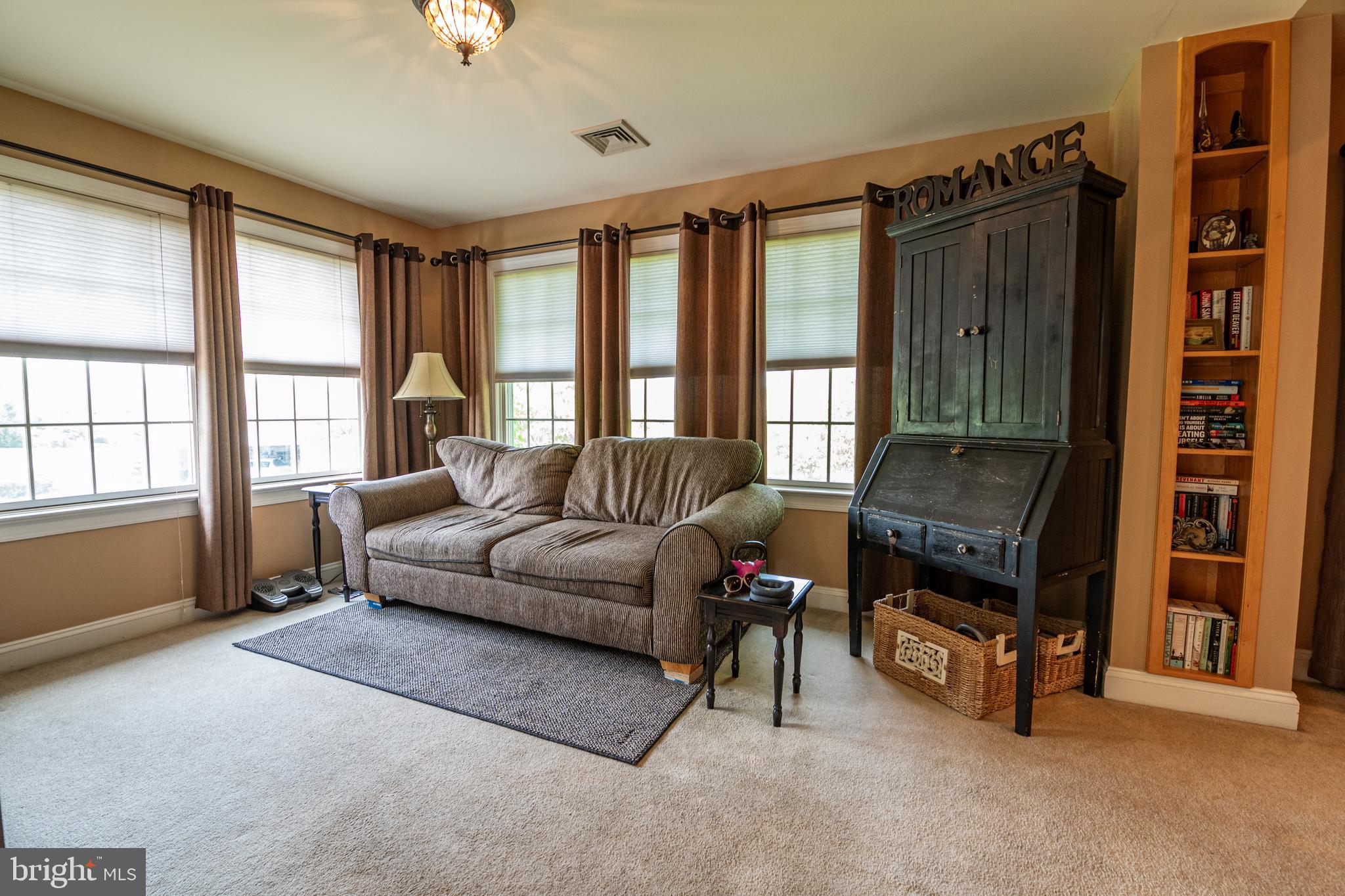 49 Central Dr