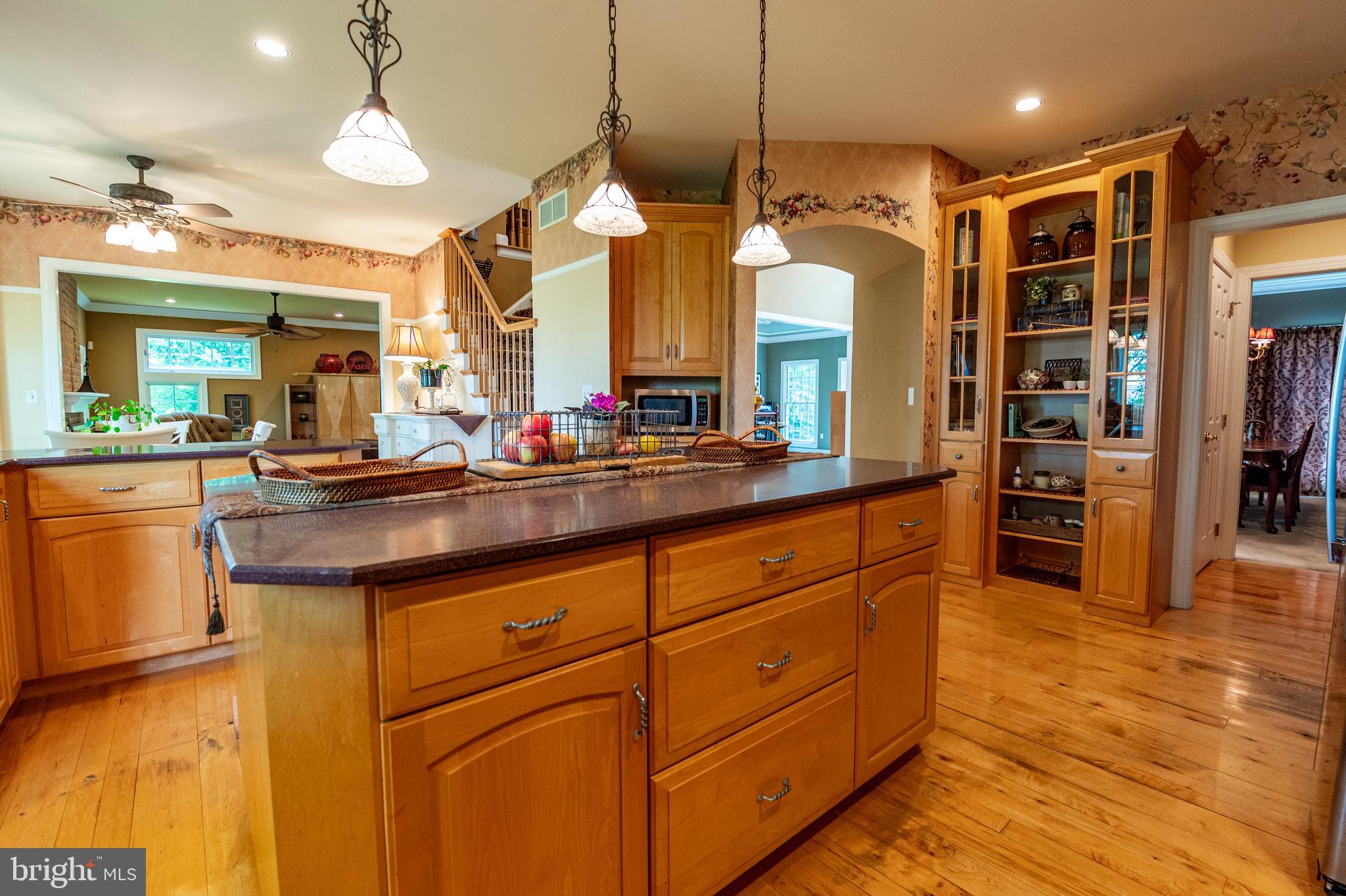 49 Central Dr