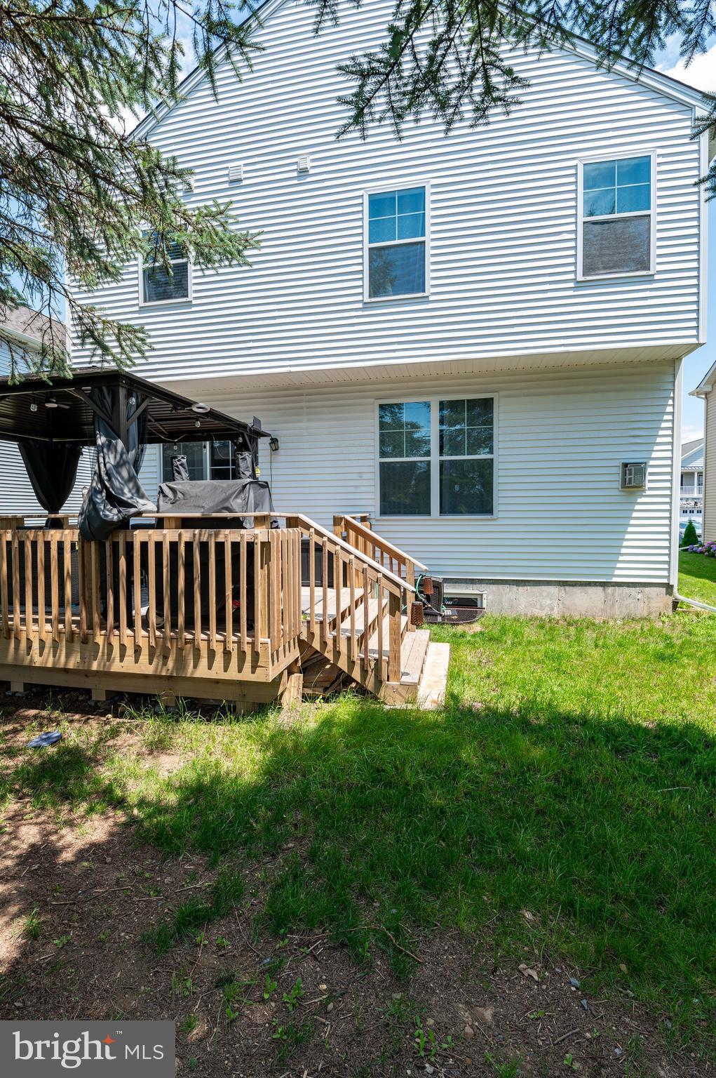 320 Bendelow Ln