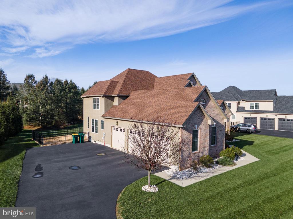 62 SURREY DRIVE