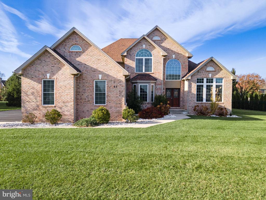 62 SURREY DRIVE