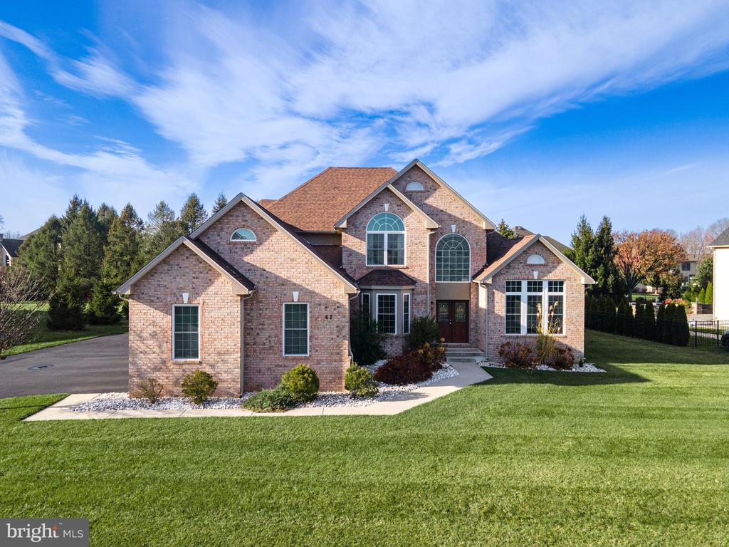 62 SURREY DRIVE