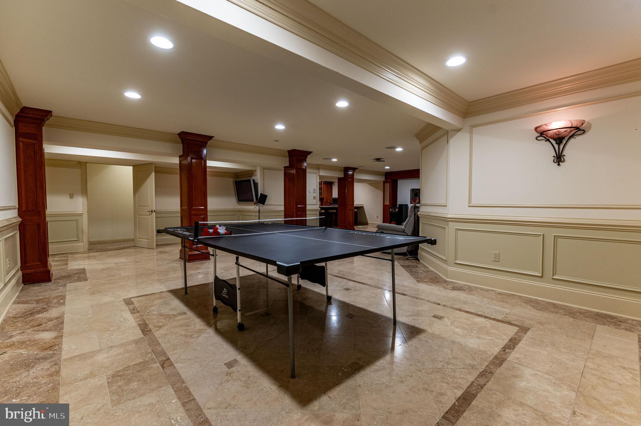 49 CREST BOULEVARD