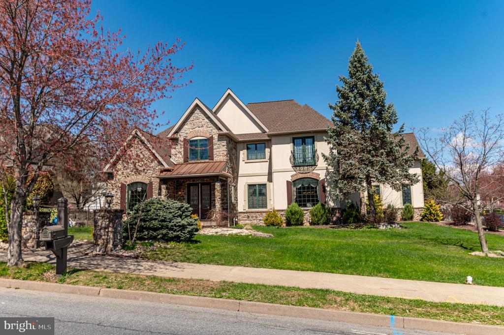 49 CREST BOULEVARD