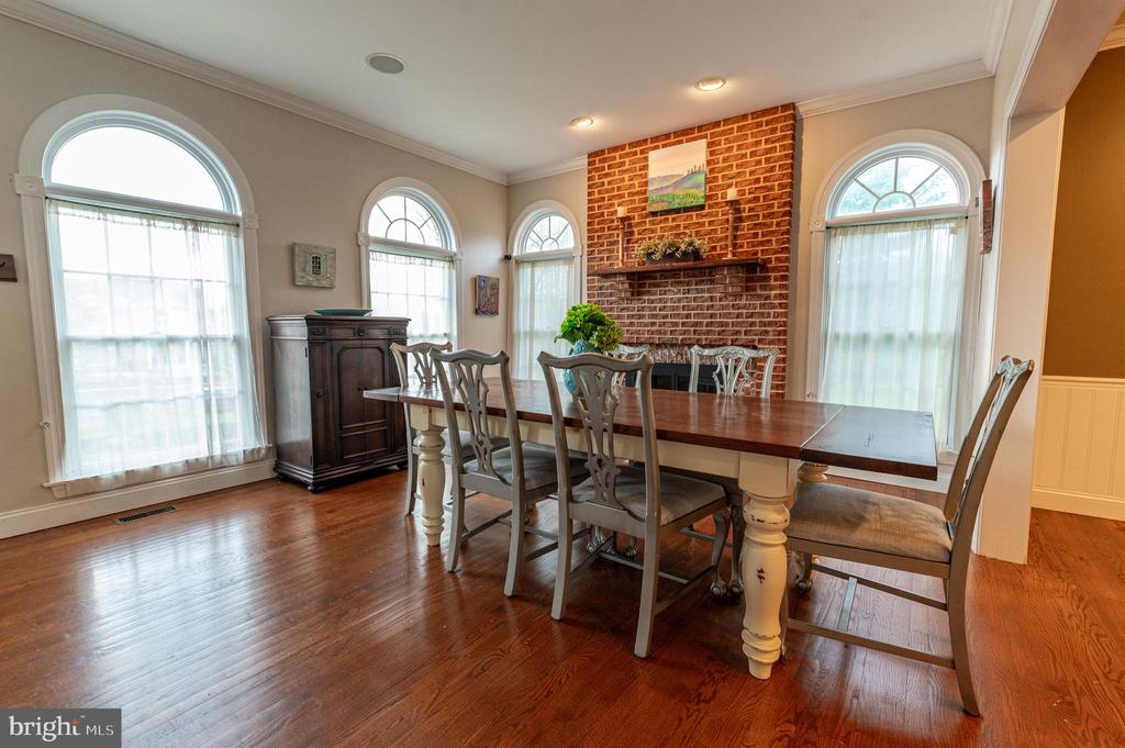 4260 FARMERSVILLE COURT