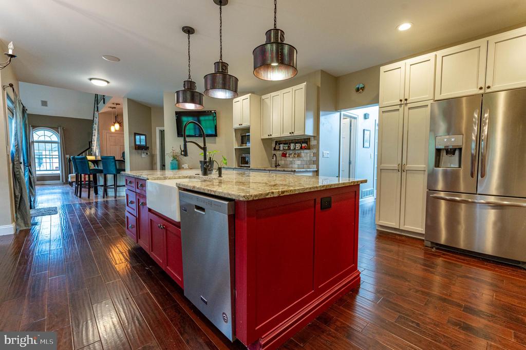 4260 FARMERSVILLE COURT