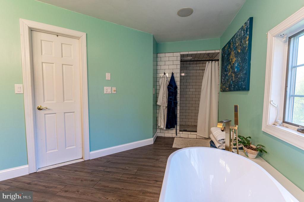 4260 FARMERSVILLE COURT