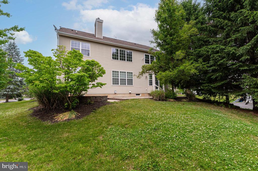 780 RAMBLEWOOD DRIVE