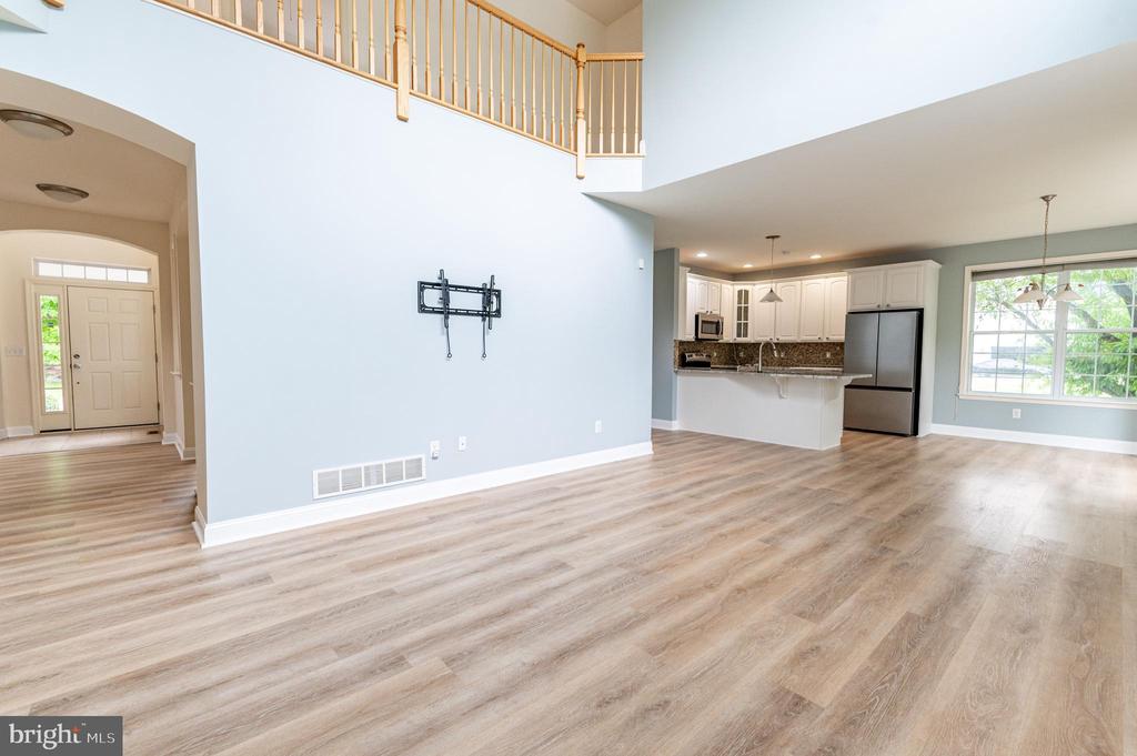 780 RAMBLEWOOD DRIVE
