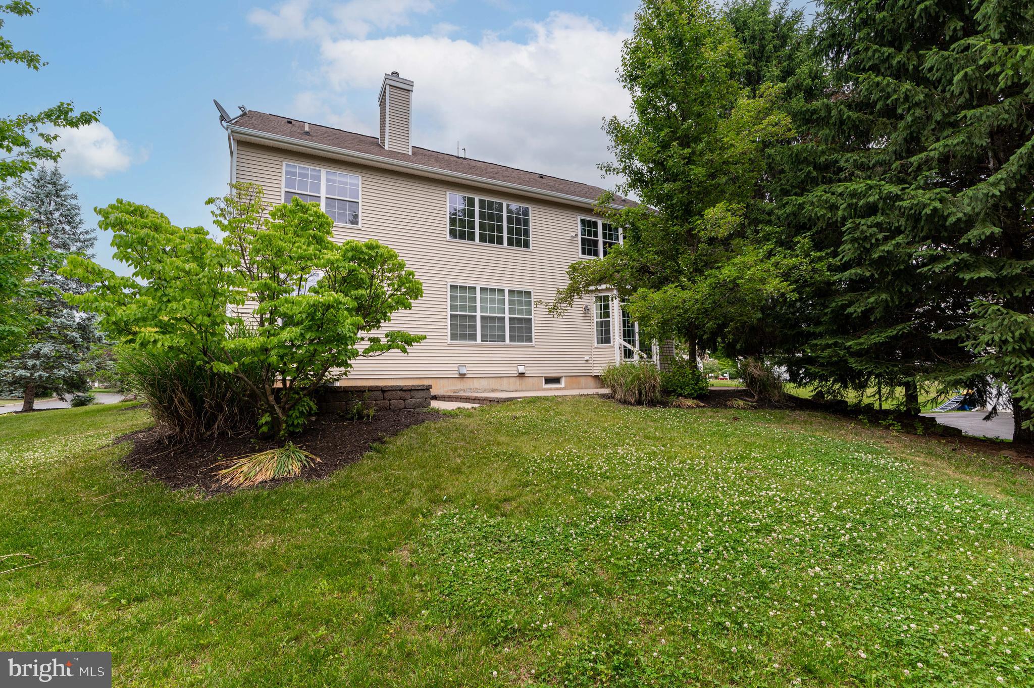 780 RAMBLEWOOD DRIVE