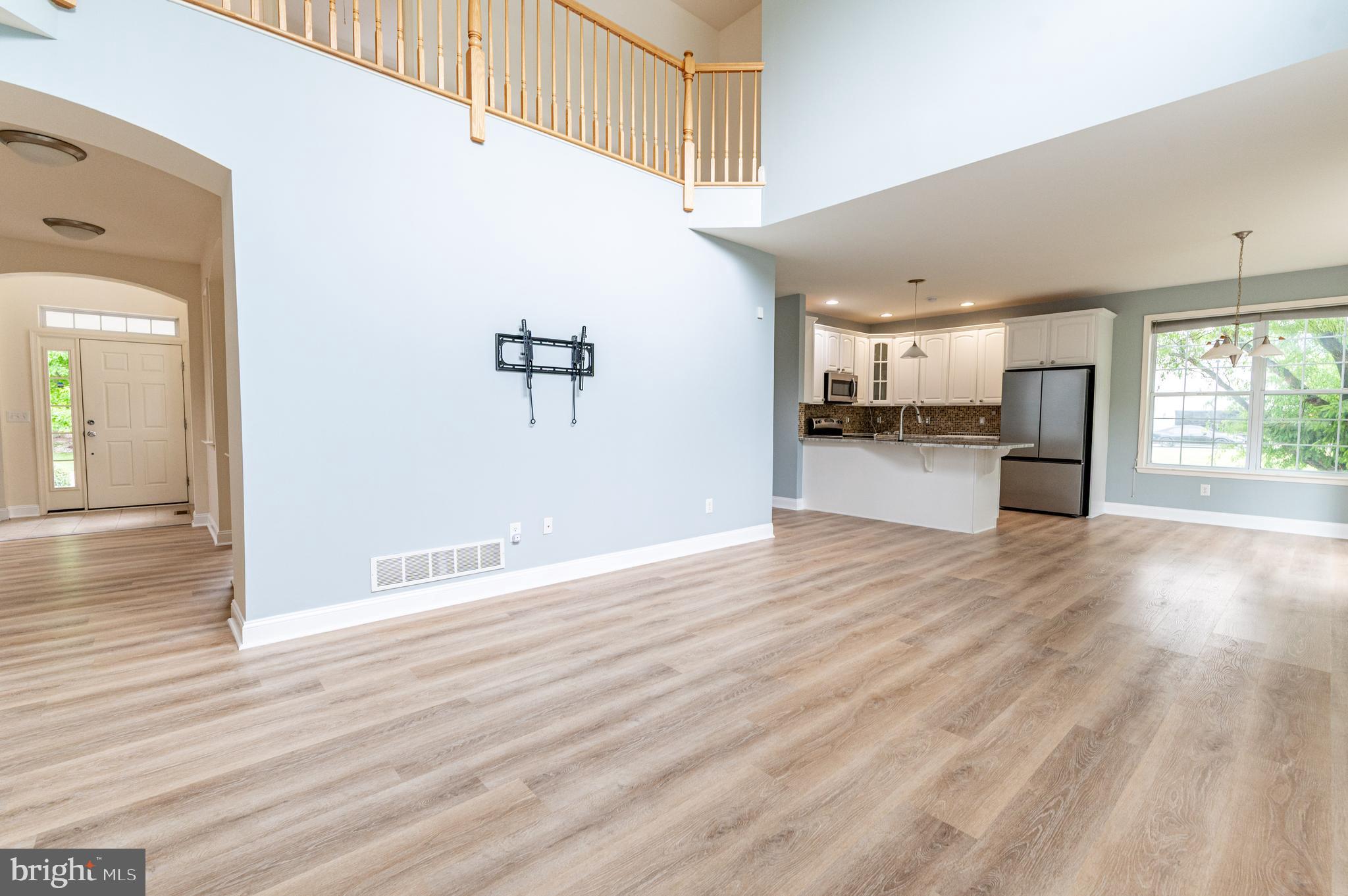 780 RAMBLEWOOD DRIVE