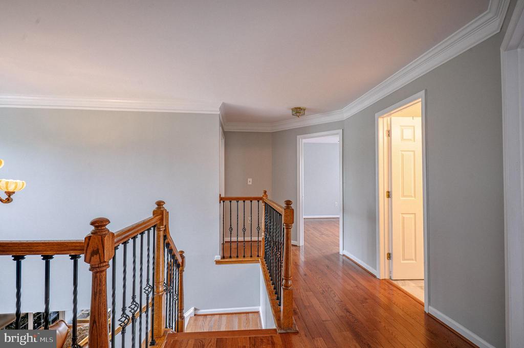 2295 LEIGH DRIVE