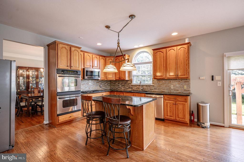 2295 LEIGH DRIVE