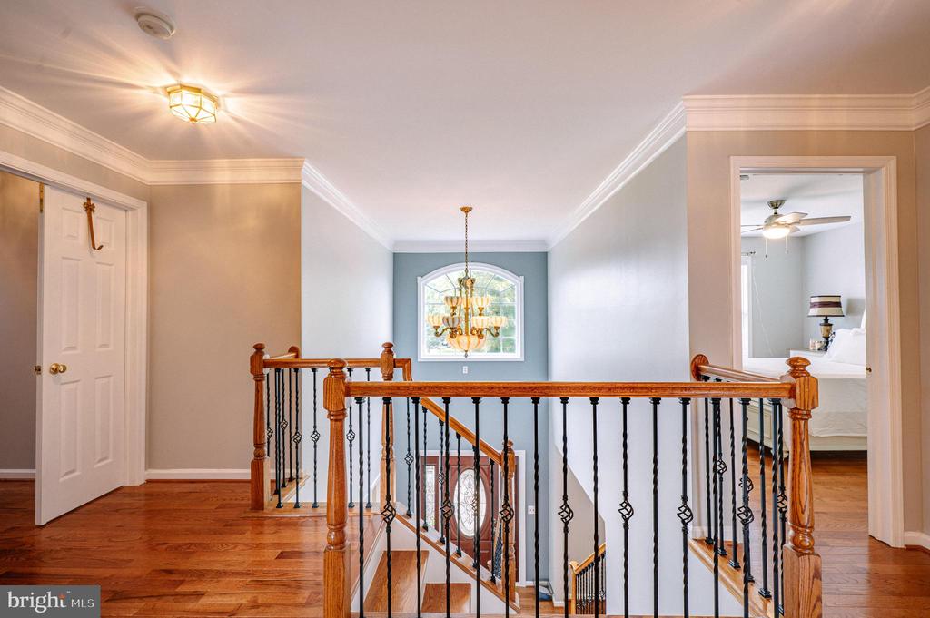 2295 LEIGH DRIVE