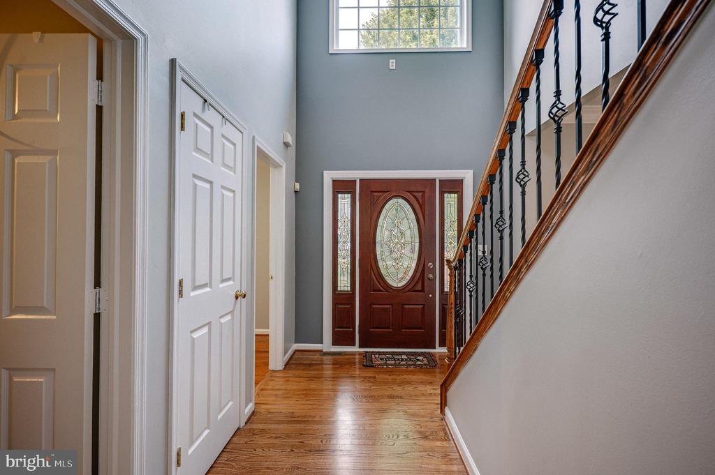2295 LEIGH DRIVE