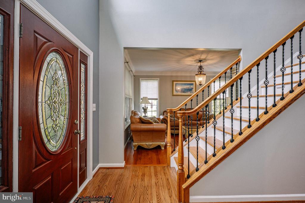 2295 LEIGH DRIVE
