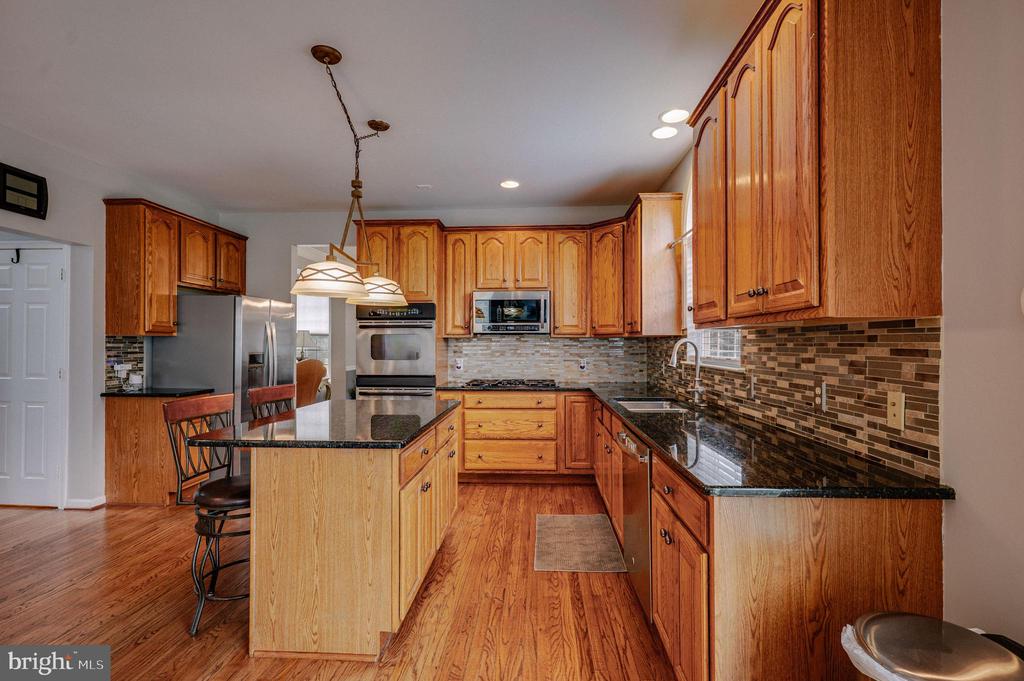2295 LEIGH DRIVE