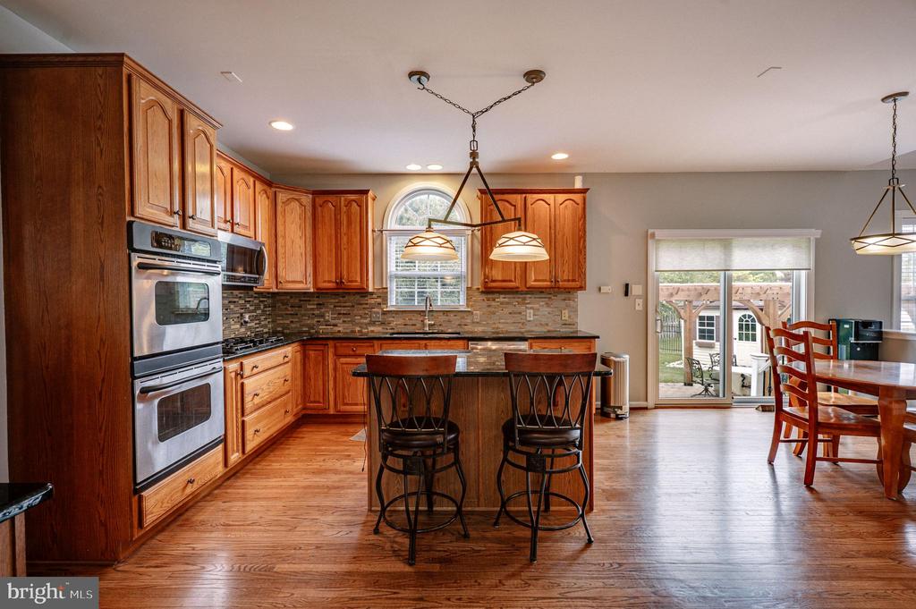 2295 LEIGH DRIVE