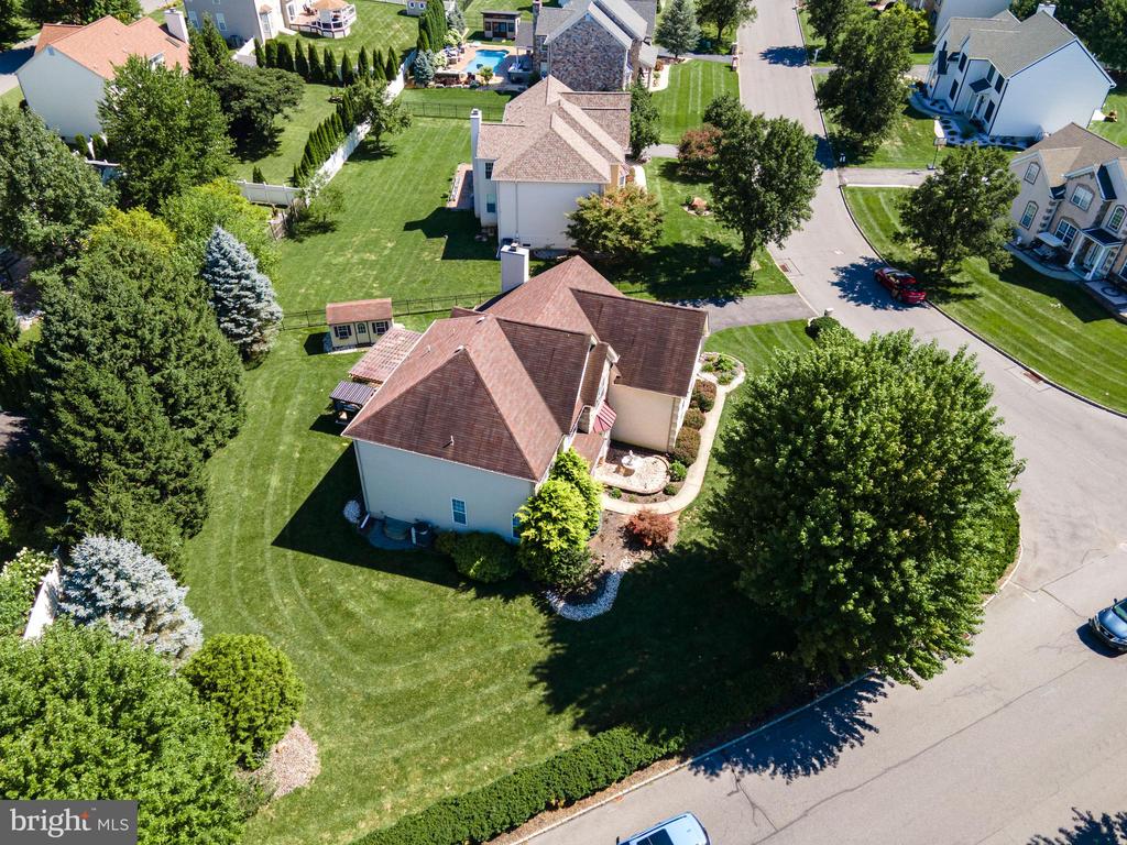 2295 LEIGH DRIVE