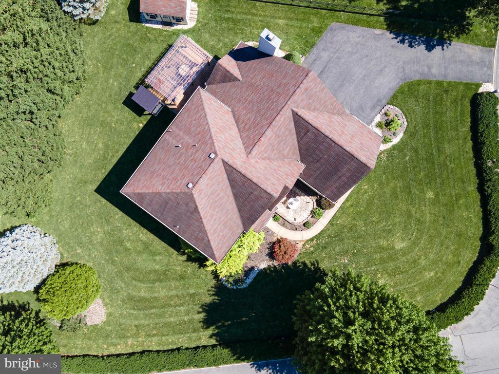 2295 LEIGH DRIVE