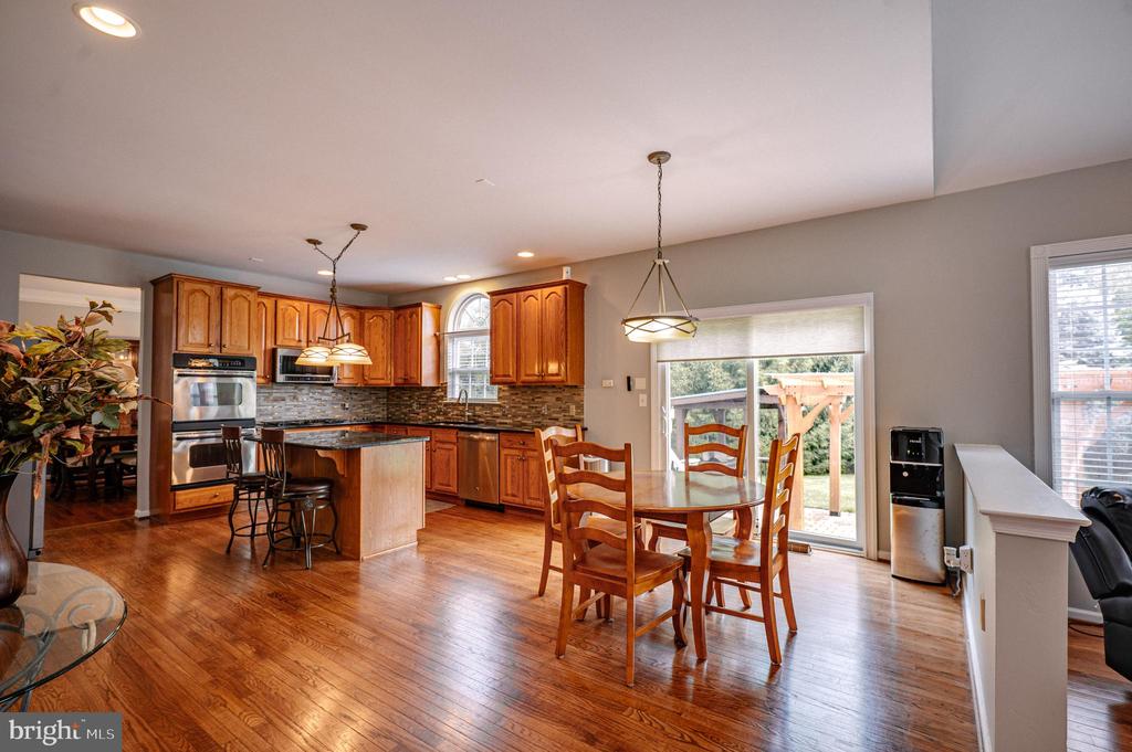 2295 LEIGH DRIVE