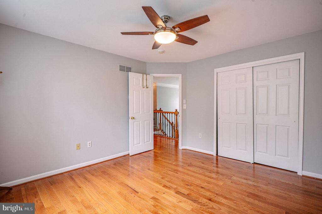 2295 LEIGH DRIVE